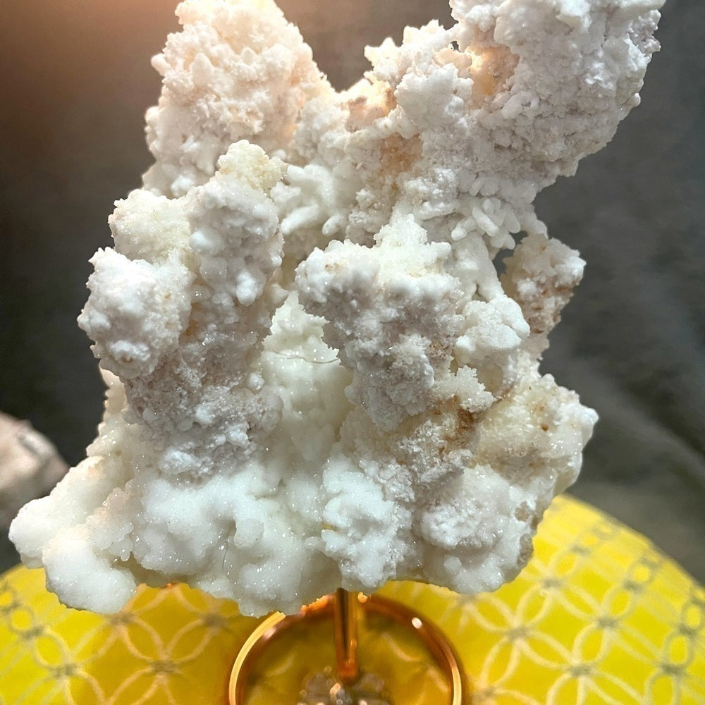 STUNNING CORAL REEF LIKE - white HYDROZINCITE 6”x4” STRONG GREEN UV