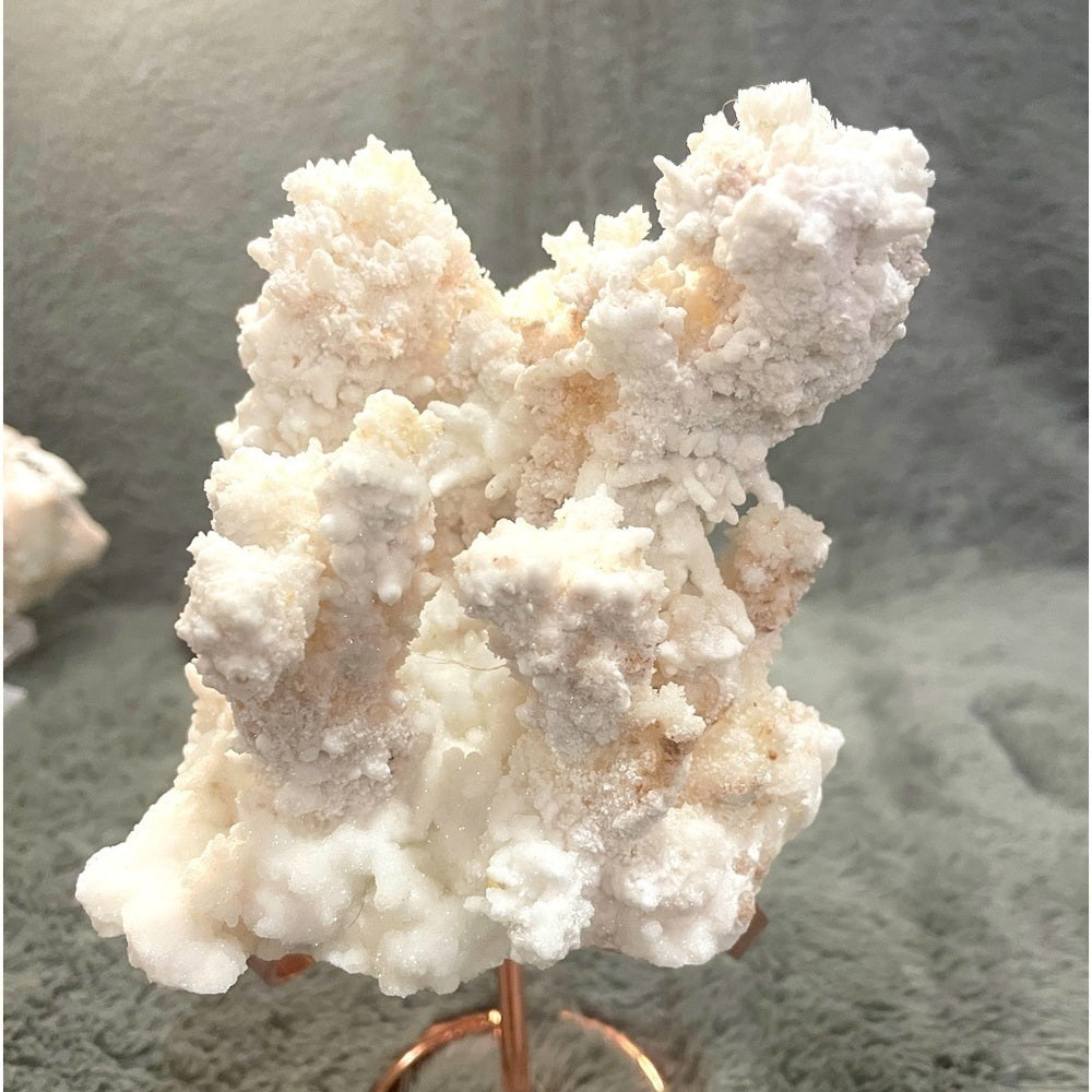STUNNING CORAL REEF LIKE - white HYDROZINCITE 6”x4” STRONG GREEN UV