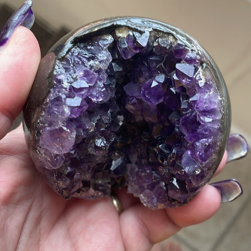 Raw crystal/ amethyst cluster deep purple large teeth 3/4 sphere 3” “Pac-Man”