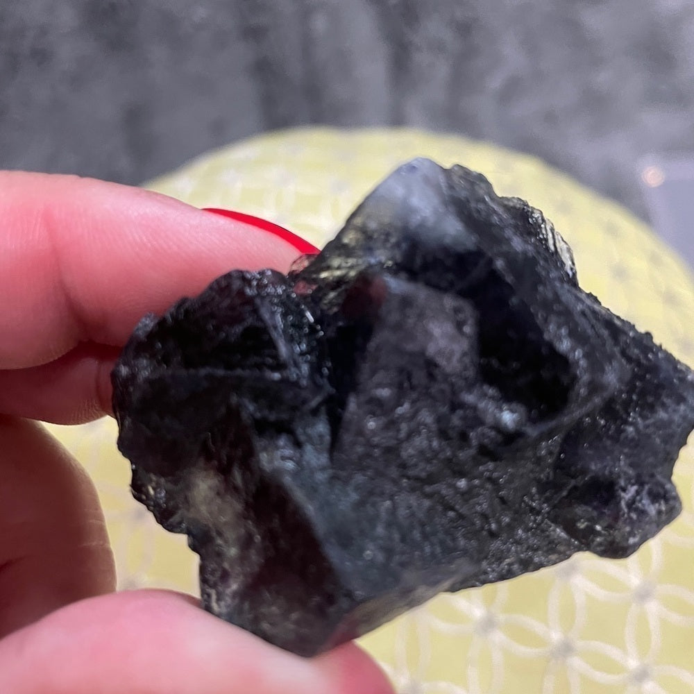 RAW CRYSTAL FLUORITE CUBIC CLUSTER 2” DEEP PURPLE/BLUE -STRONG UV