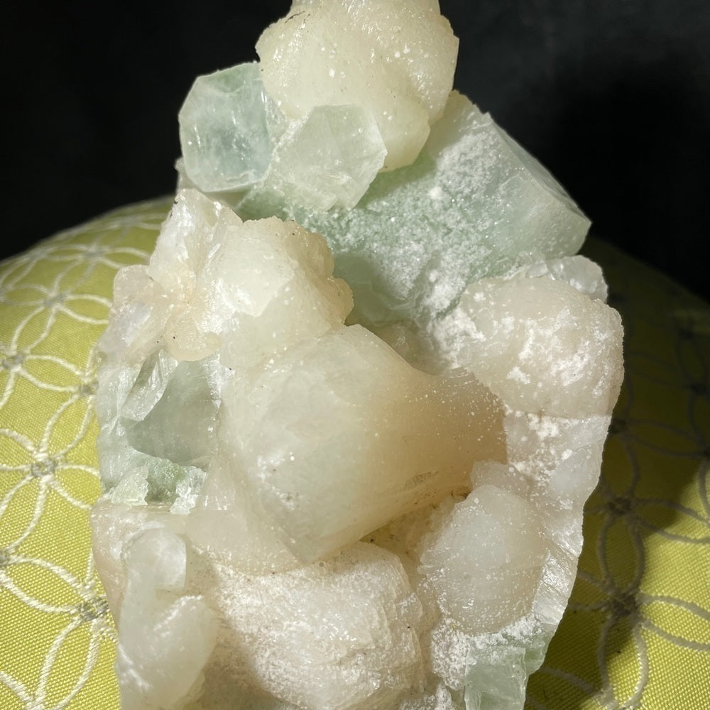 Raw crystal cluster- STILIBITE W/GEEEN FLUORITE 1” CUBES 6”x4” enables creative