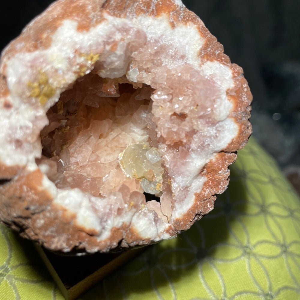 Raw crystal PINK AMETHYST super druzy geode- 3” - UV flower, banding Great gifts