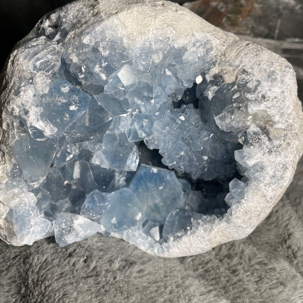 Raw natural crystal specimen HUGE CELESTITE 7.4 LBS - 3.2 KGS