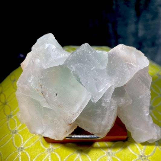 Raw fluorite translucent pale green/ blue all cube w/ WINDOWS STRONG PURPLE UV