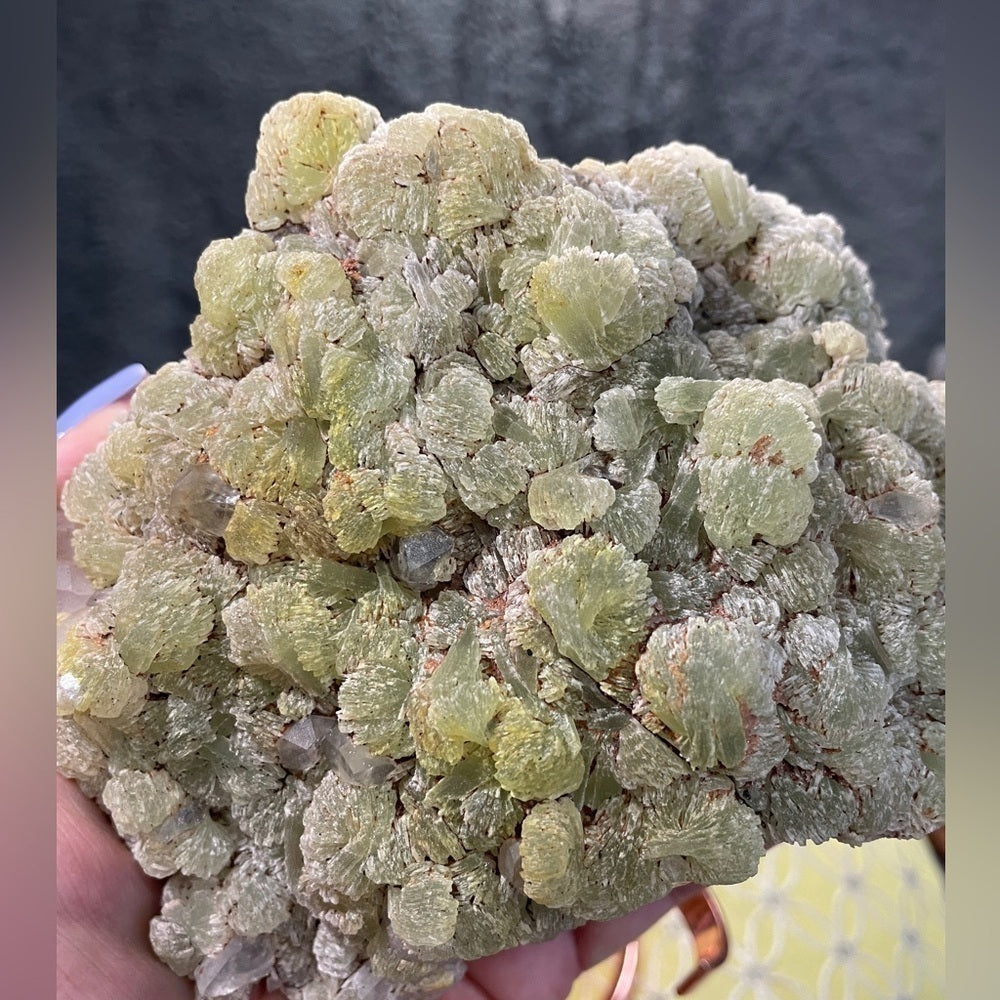 ALL NATURAL- QUARTZ WITH PREHNITE CRYSTAL CLUSTER 5”x4”x2” stunning lime green