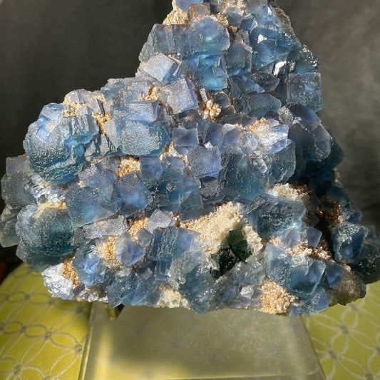 AMAZING TEAL- BLUE FLUORITE CRYSTAL CUBIC FORM 6”x6” CLUSTER- YELLOW SPHALERITE